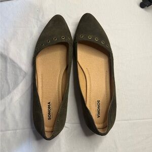 Sonoma eyelet pointed toe leather ballet flats. Olive